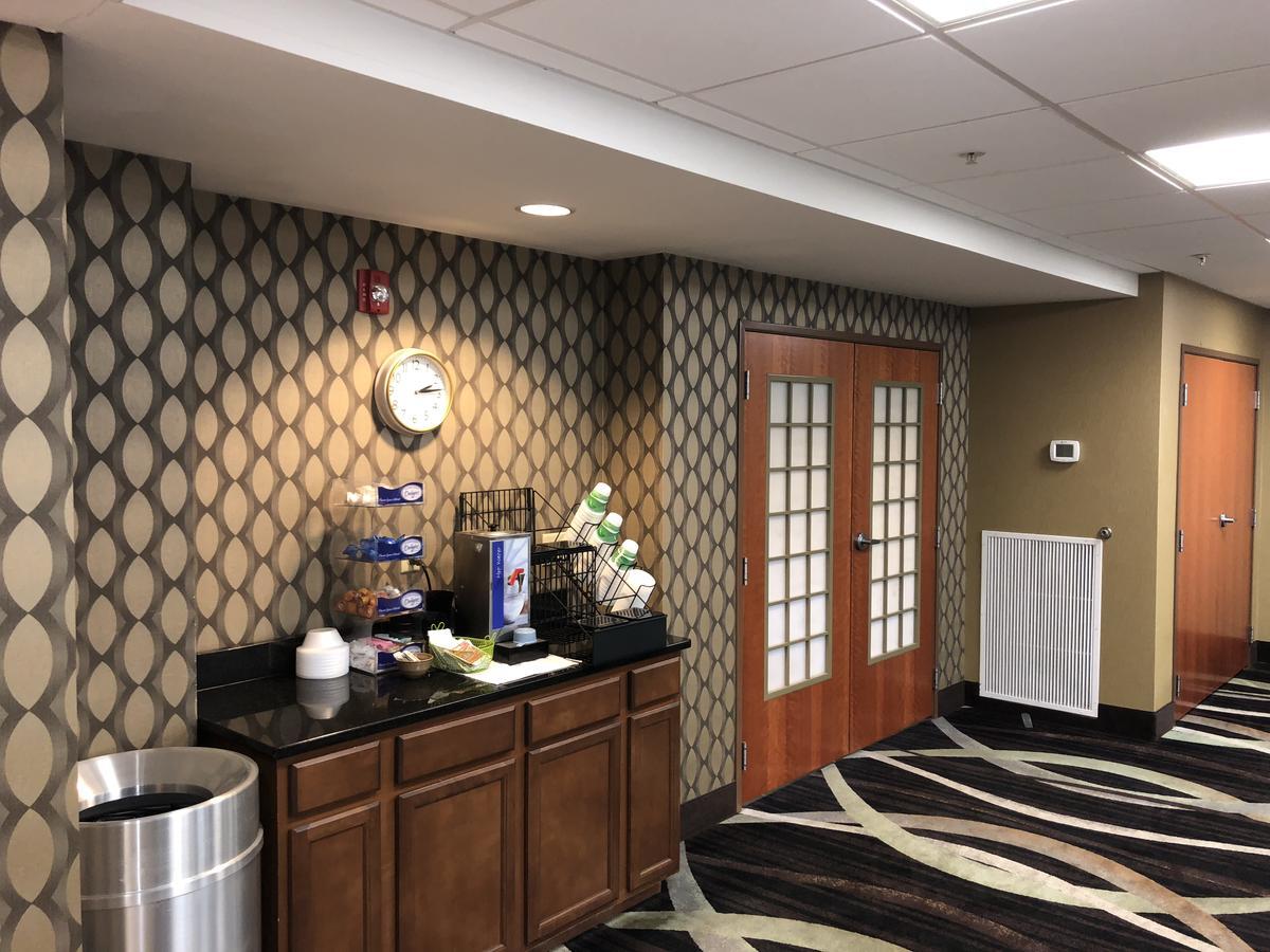 Countryview Inn & Suites Robinson Eksteriør bilde