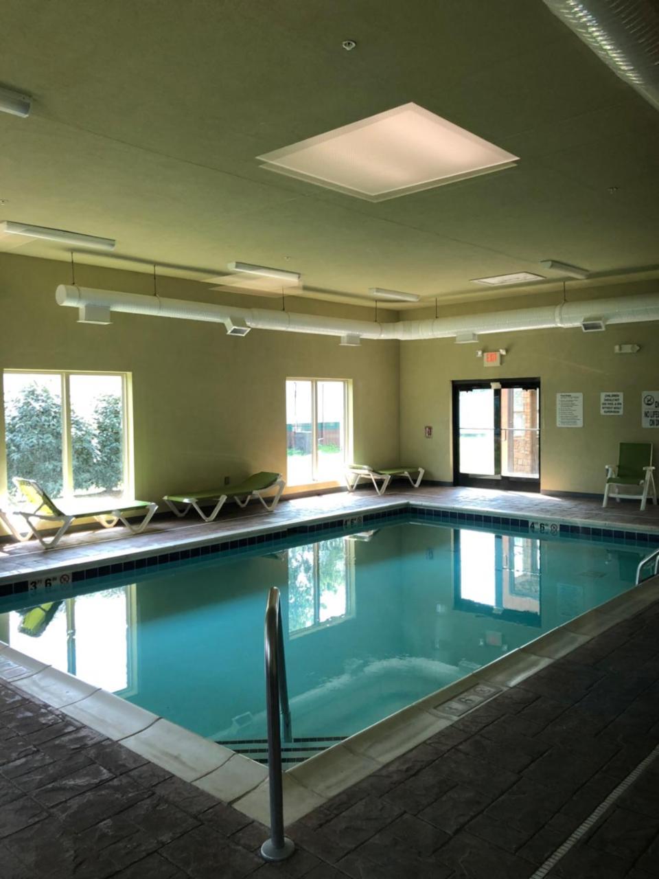Countryview Inn & Suites Robinson Eksteriør bilde